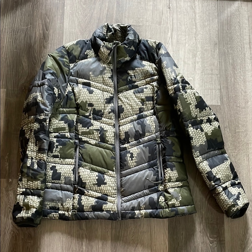 KUIU Green and Black Ski & Snow Jacket